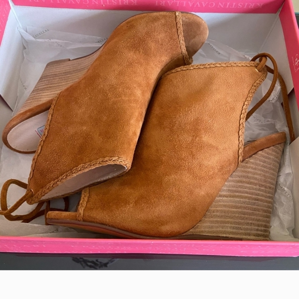 Chinese Laundry Larox Suede Wedges
